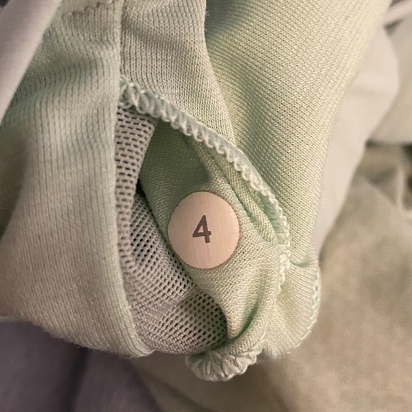 Teal lululemon bra/shirt workout top - Picture 5 of 5